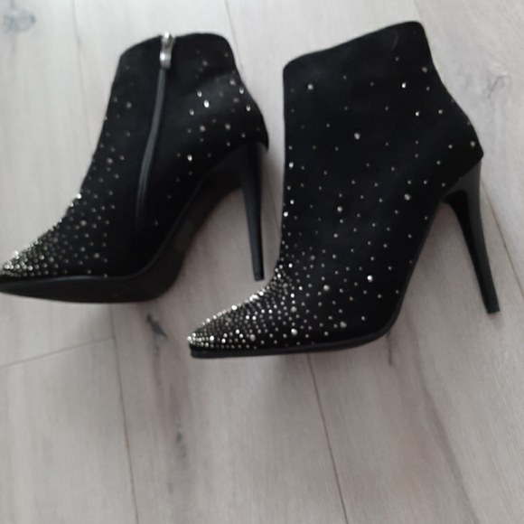 Booties - Picture 3 of 7